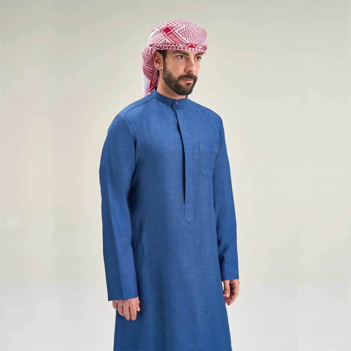 كندورة إماراتية فاخرة بتصميم أصيل وجودة عالية